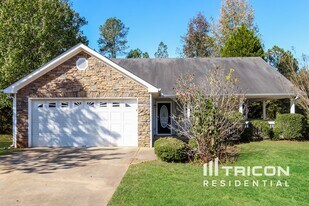 Building Photo - 10 Shadowbrook Ln