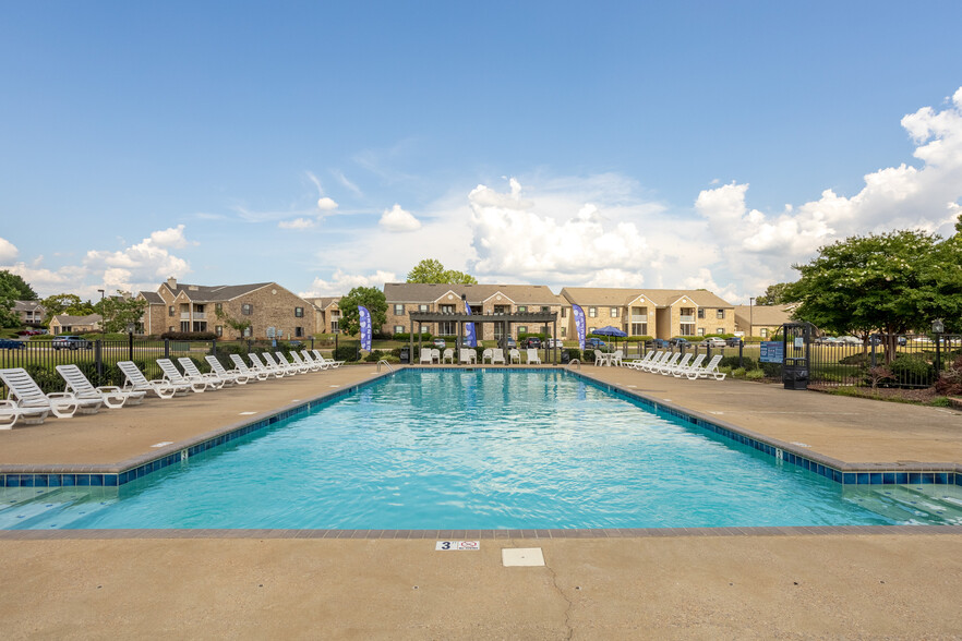 Swimming Pool - Sunlake at Edgewater