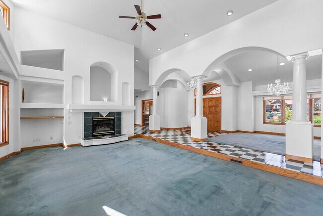 Building Photo - 4 Bedroom 4 Bathroom Property on Boyd Lake