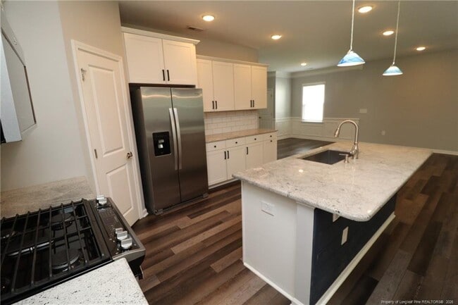 Building Photo - 2621 Impulsion Dr