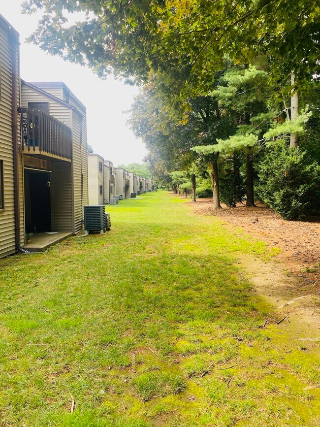 Building Photo - 507 Twin Circle Dr