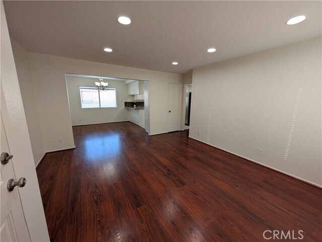 Building Photo - 845 W Olive Ave