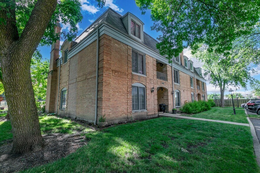 Building Photo - 1445 Shermer Rd