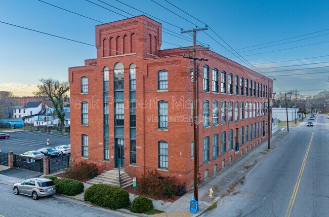 Building Photo - 801 Hinton St