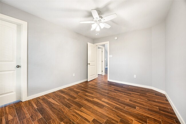 Building Photo - 5122 Prairie Creek Dr