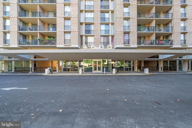 Building Photo - 4600 S Four Mile Run Dr