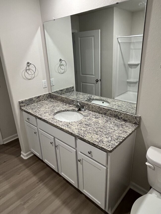 Building Photo - Newer 3 Bed House in East Charlotte