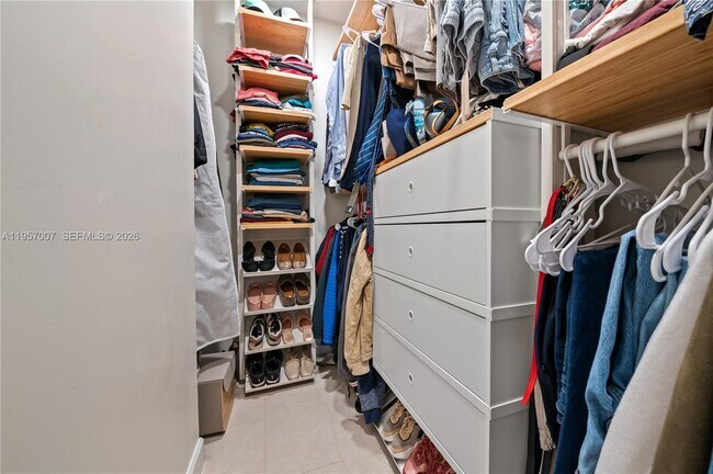 Building Photo - 4420 SW 14th St