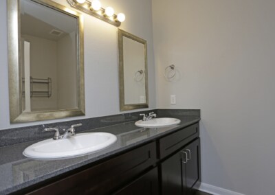 Building Photo - 616 City Ctr Wy