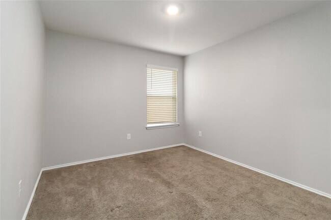 Building Photo - 2845 Wolfcreek