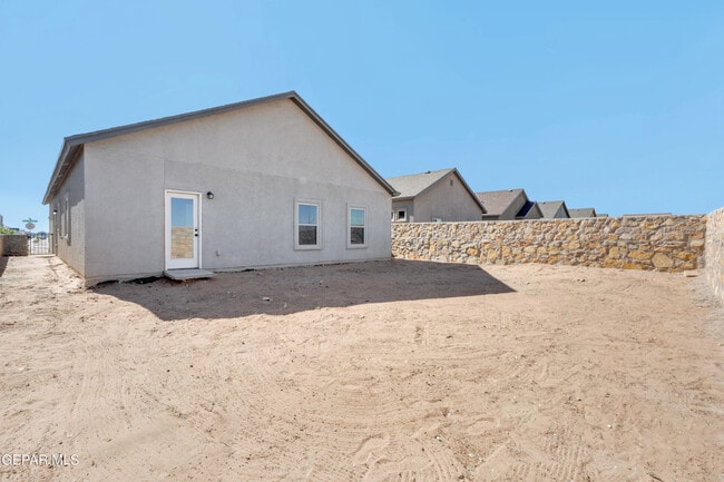 Building Photo - 2420 Tierra Delmonte Dr