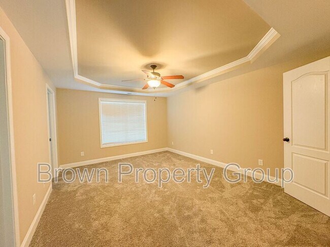 Building Photo - 1804 Shady Knoll Ln