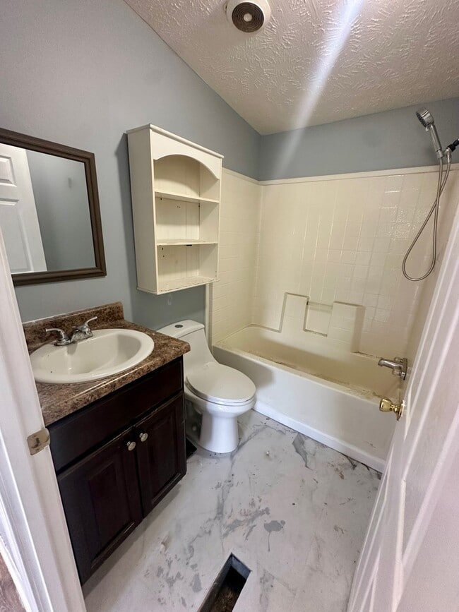 Building Photo - 4108 Bonfield Dr