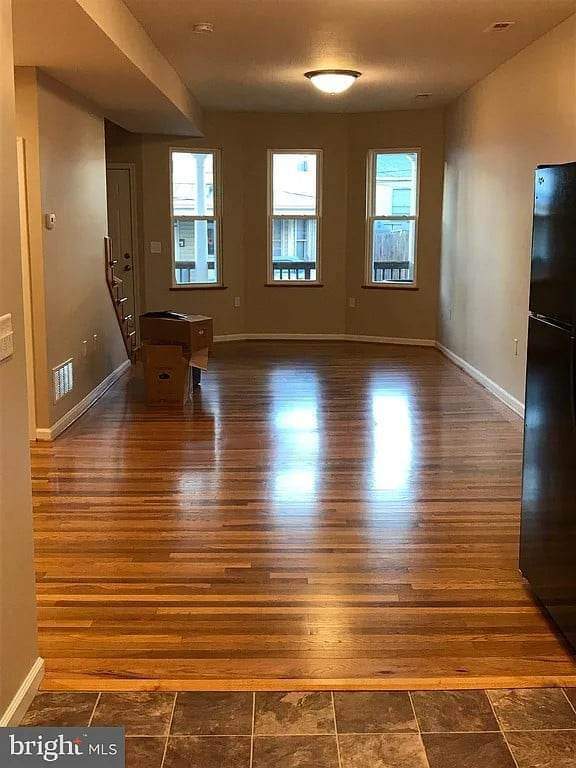 Living Room - 108 Arch St