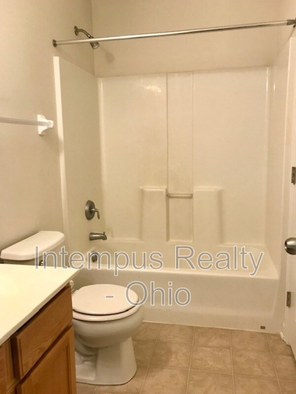 Building Photo - 2844 Hillstone St
