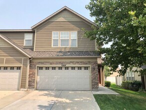 Building Photo - 4944 Mimosa St