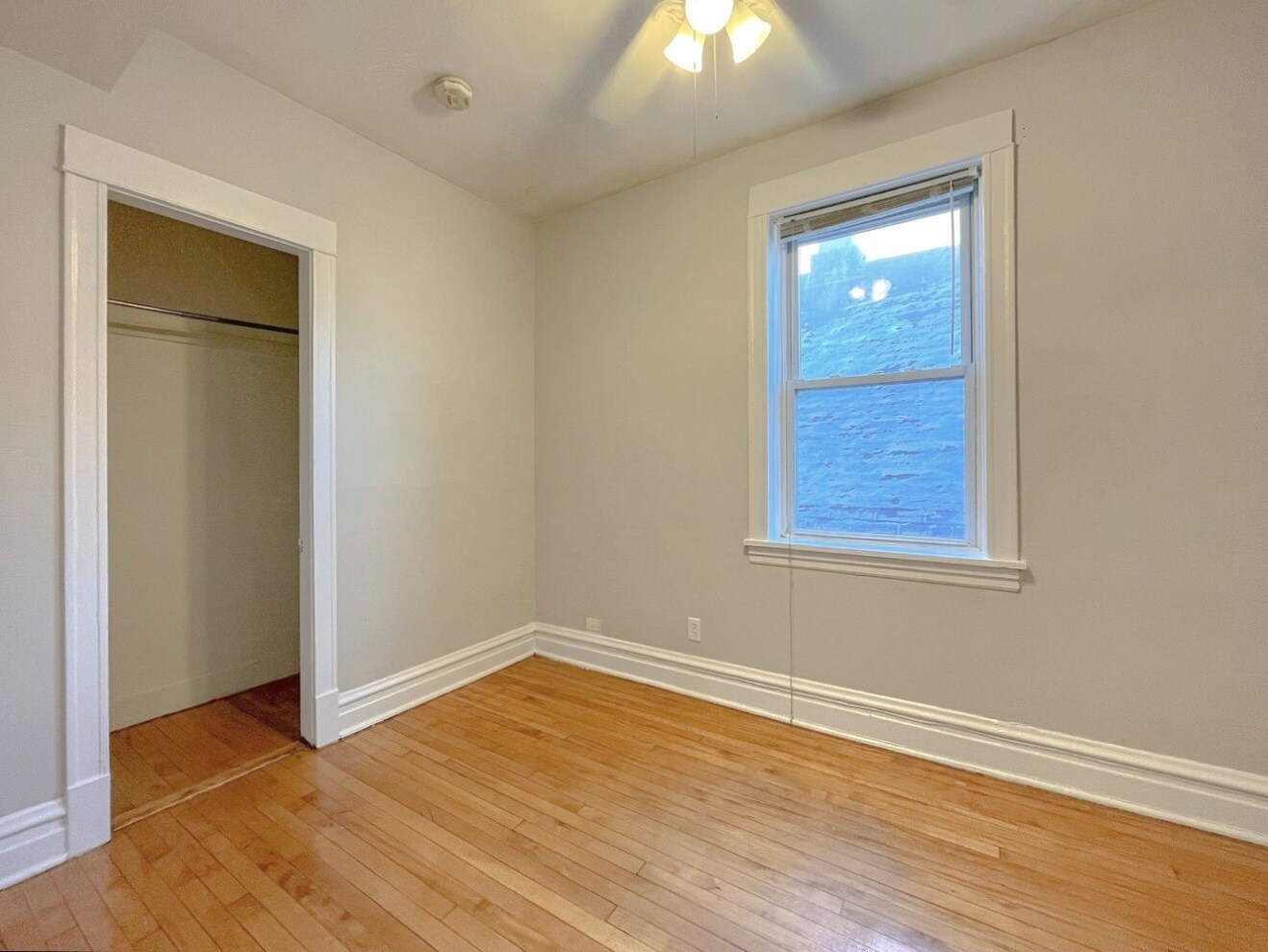 Building Photo - 2442 N Ashland Ave