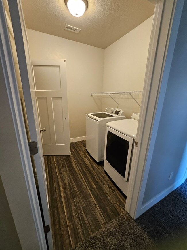 Building Photo - Gillespie