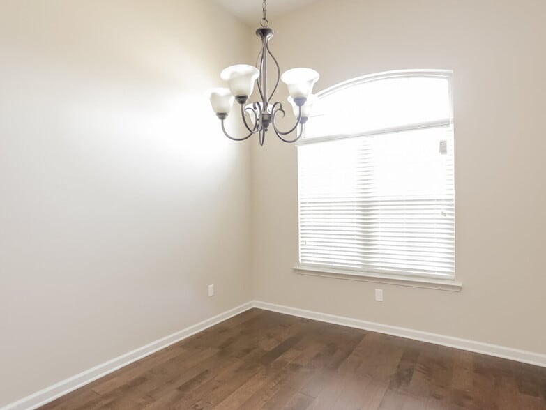 Building Photo - 8078 Baron Dr