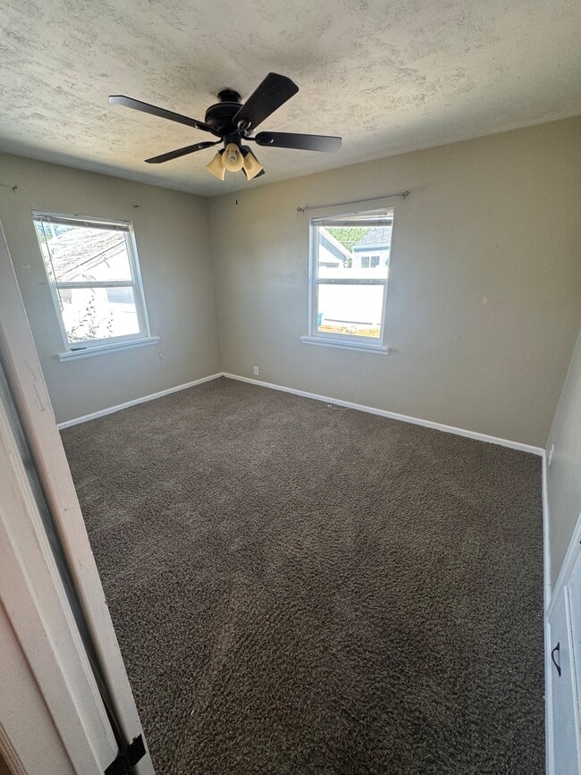 Building Photo - 145 E 1200 S