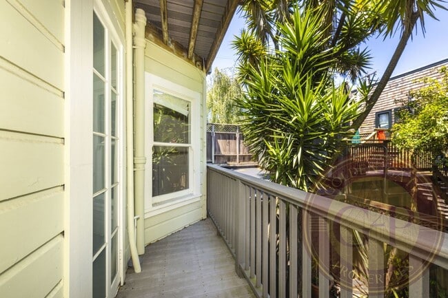 Building Photo - Noe Valley - 2 BR, 1 BA Condo 965 Sq. Ft. ...