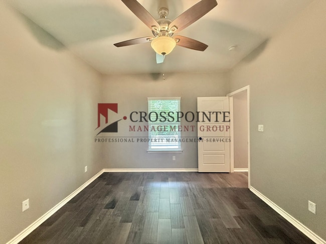 Building Photo - Tour Today! 2 bedroom 2 bathroom duplex in Tyler!