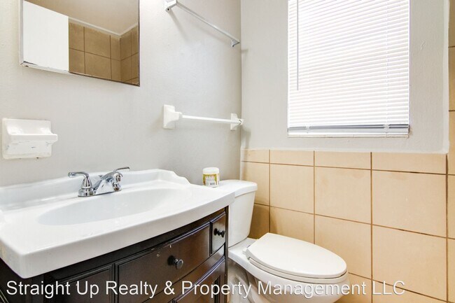 Building Photo - 2 br, 1 bath House - 824 North Florence Av...