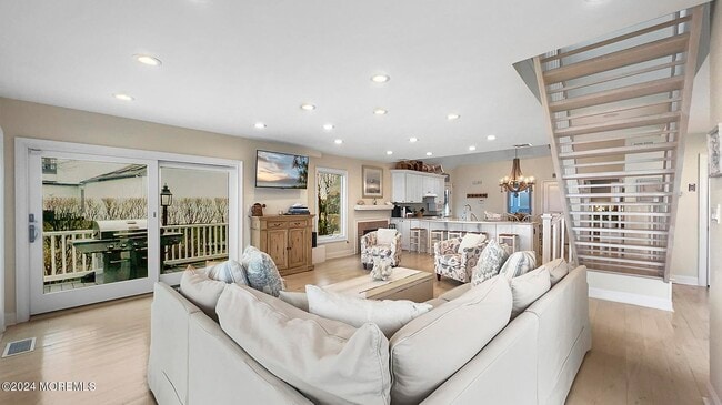 Building Photo - 9 Pocano Ave