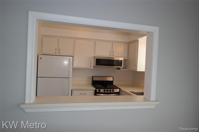 Building Photo - 630 Ann St