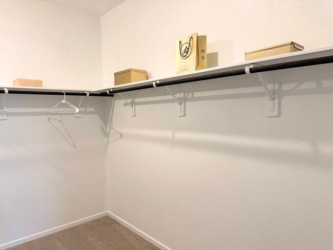 Building Photo - 16238 Parish Pointe Ct