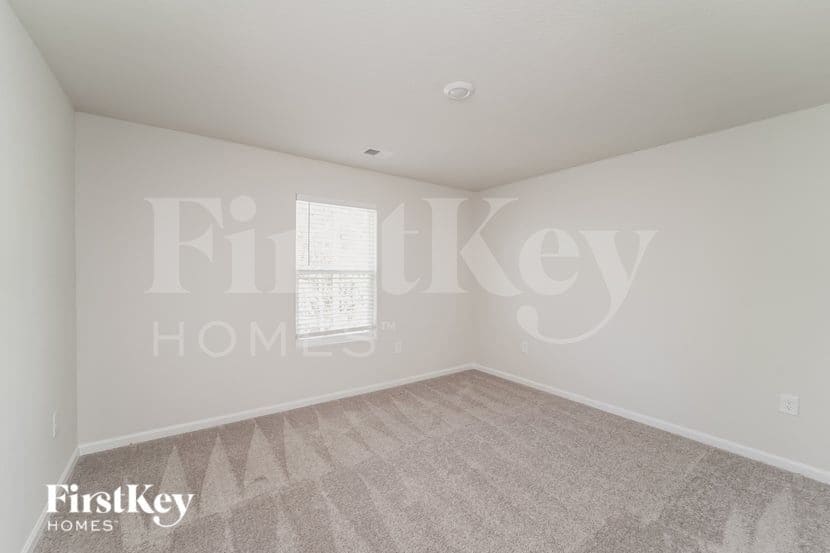 Building Photo - 8421 Deerwood Rd