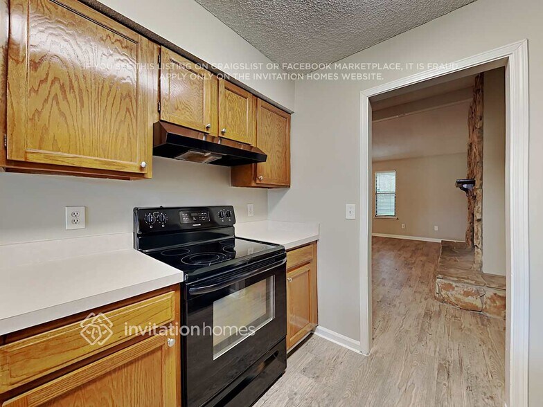 Building Photo - 4502 Crosstie Rd S