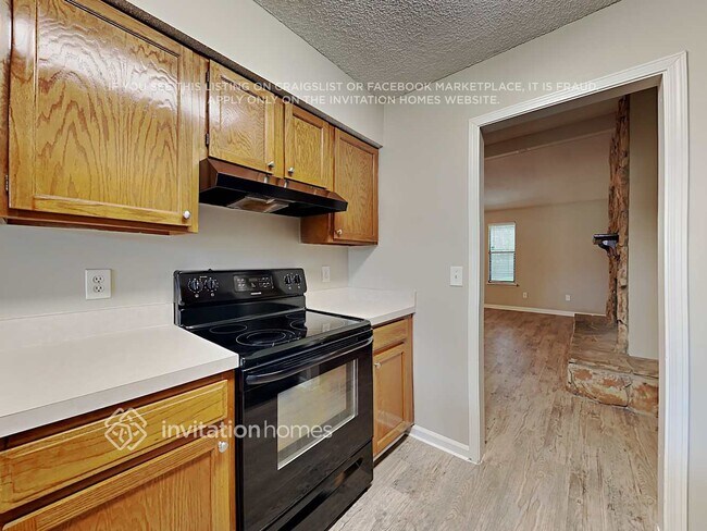 Building Photo - 4502 Crosstie Rd S