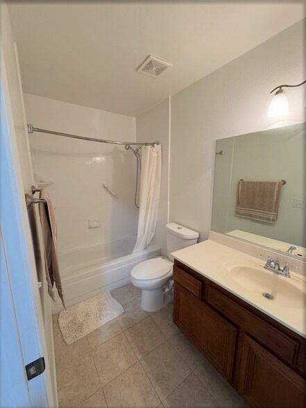 Building Photo - 37029 Dawson Dr
