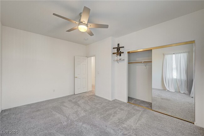 Building Photo - 57 Voltaire Ave