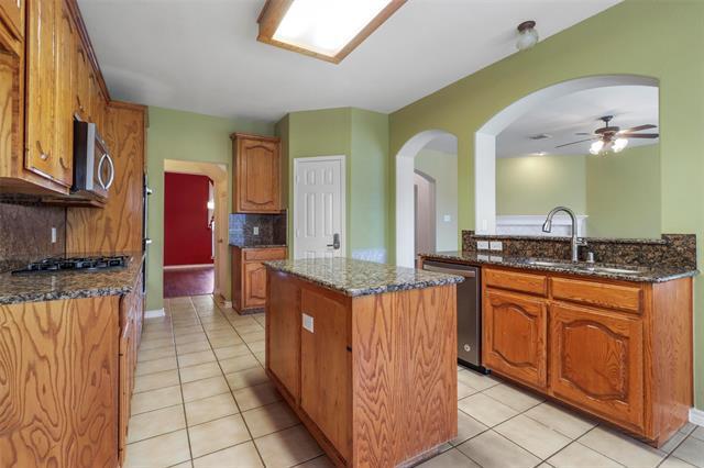 Building Photo - 8700 La Quinta Lane