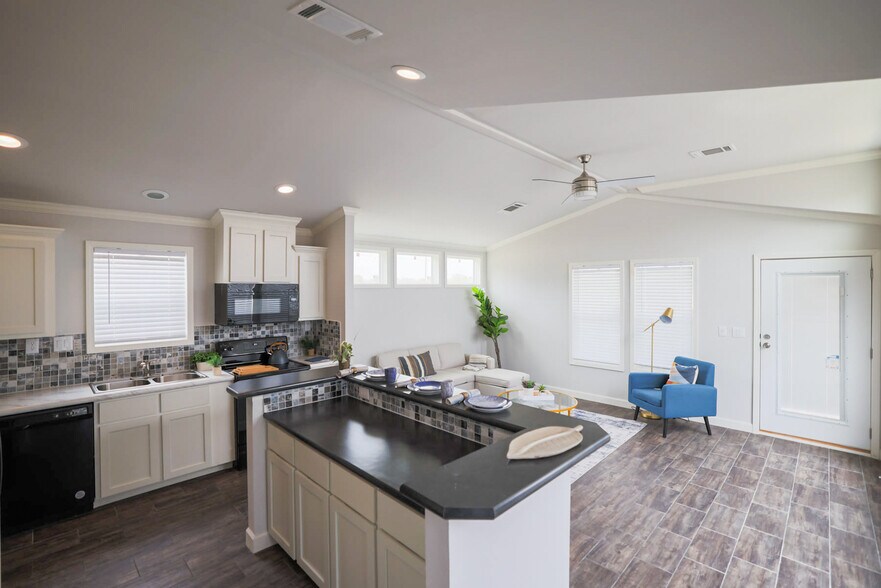 Kitchen and Living Room - 813 Toluca