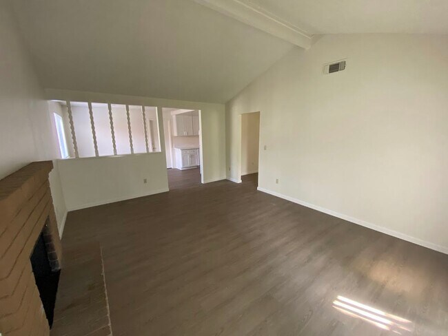 Building Photo - 3 Bedroom 2 Bath Home In Rosemont Open House Friday May 8th 4-4:30 PM