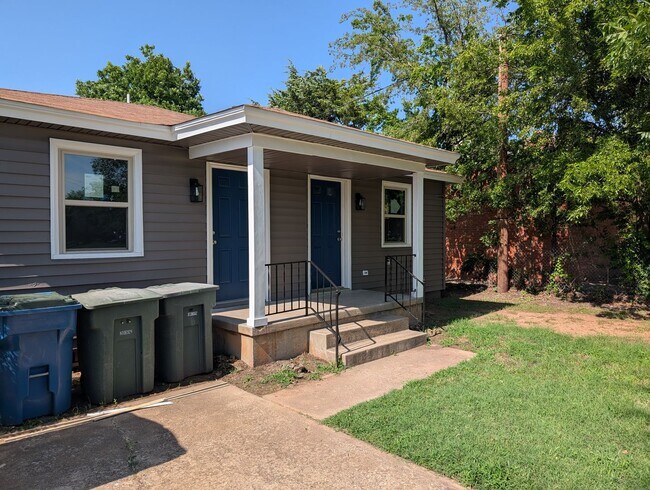 Building Photo - Remodeled luxury 1 bedroom, 1 bath house i...