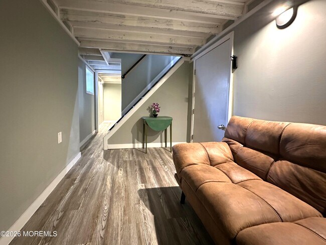 Building Photo - 208 15th Ave