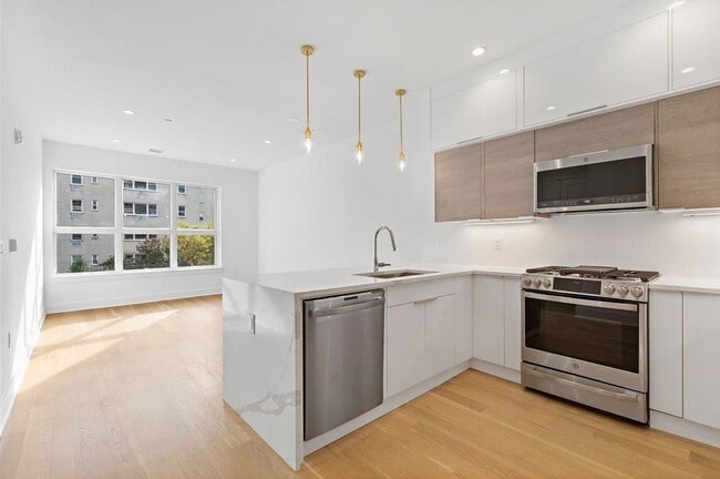 Building Photo - 6025 JFK Blvd E
