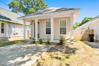 Building Photo - 1008 N D St