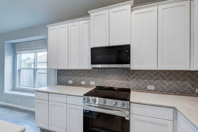 Building Photo - 208 Shoreview Dr