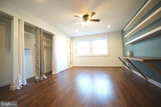 Building Photo - 322 Sugarland Run Dr