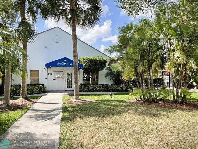 Building Photo - 711 N Pine Island Rd
