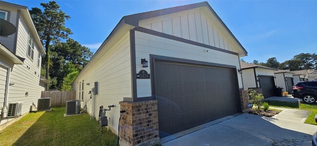 Building Photo - 16834 Pandora Wy