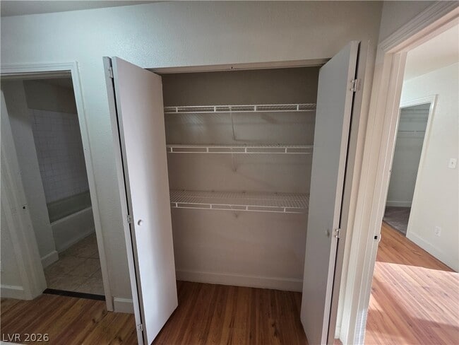 Building Photo - 1590 Mustang Dr