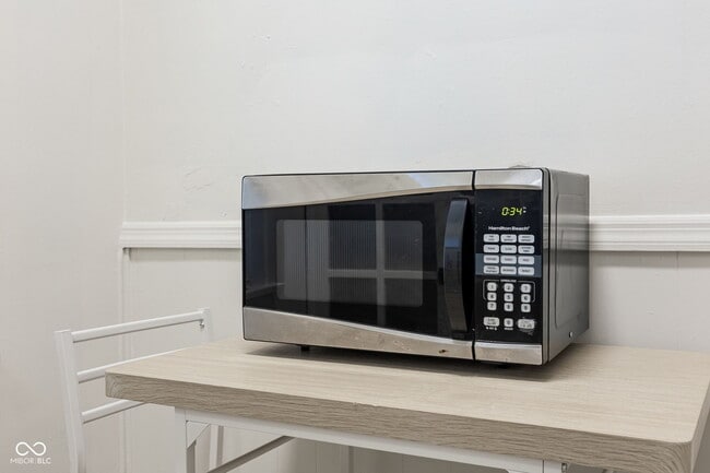 Building Photo - 784 Woodruff Pl E Dr