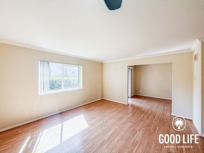Building Photo - 7445 Charmant Dr