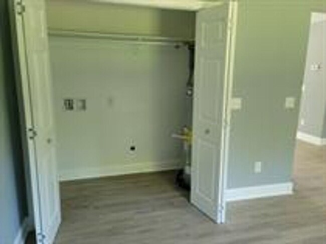 Building Photo - 3628-3632 Dorris Street